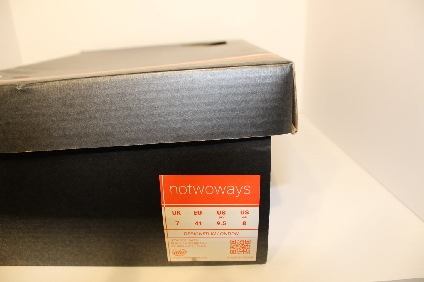 Notwoways ‘Moonless’