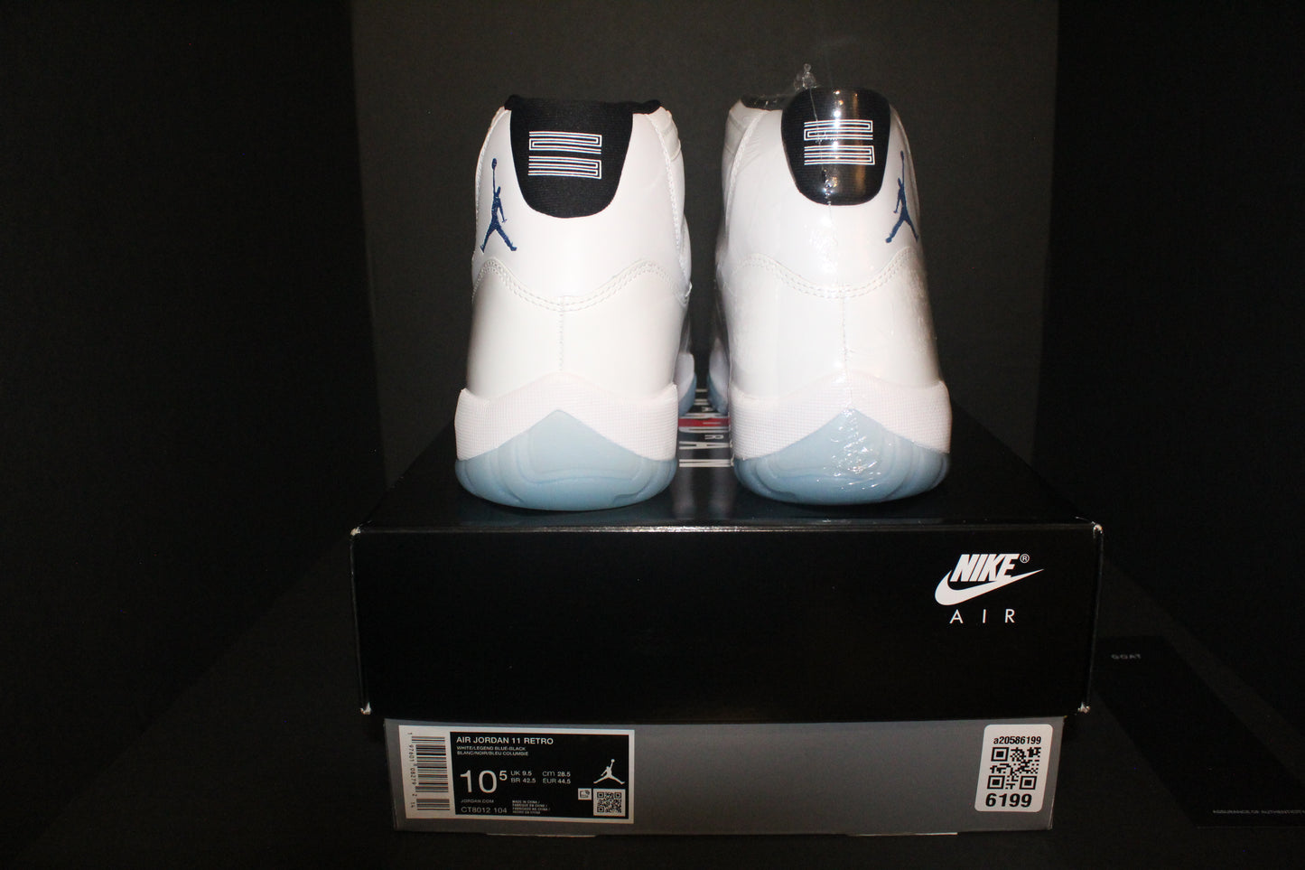 Jordan 11 Retro “Legend Blue”*DS/NEW*
