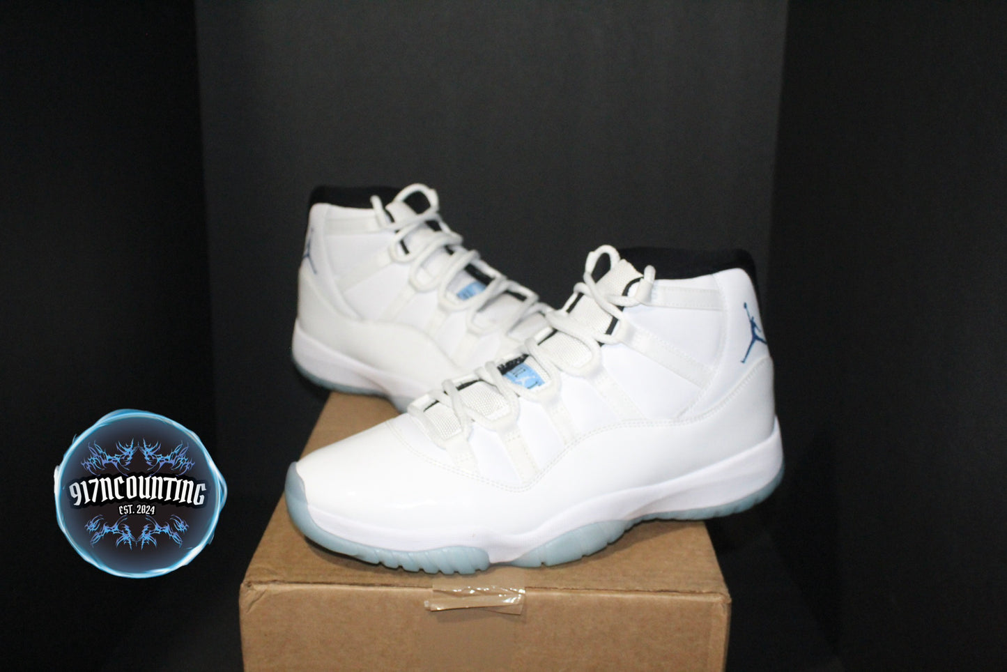 Size 10.5 - Air Jordan 11 Retro Legend Blue - CT8012-104