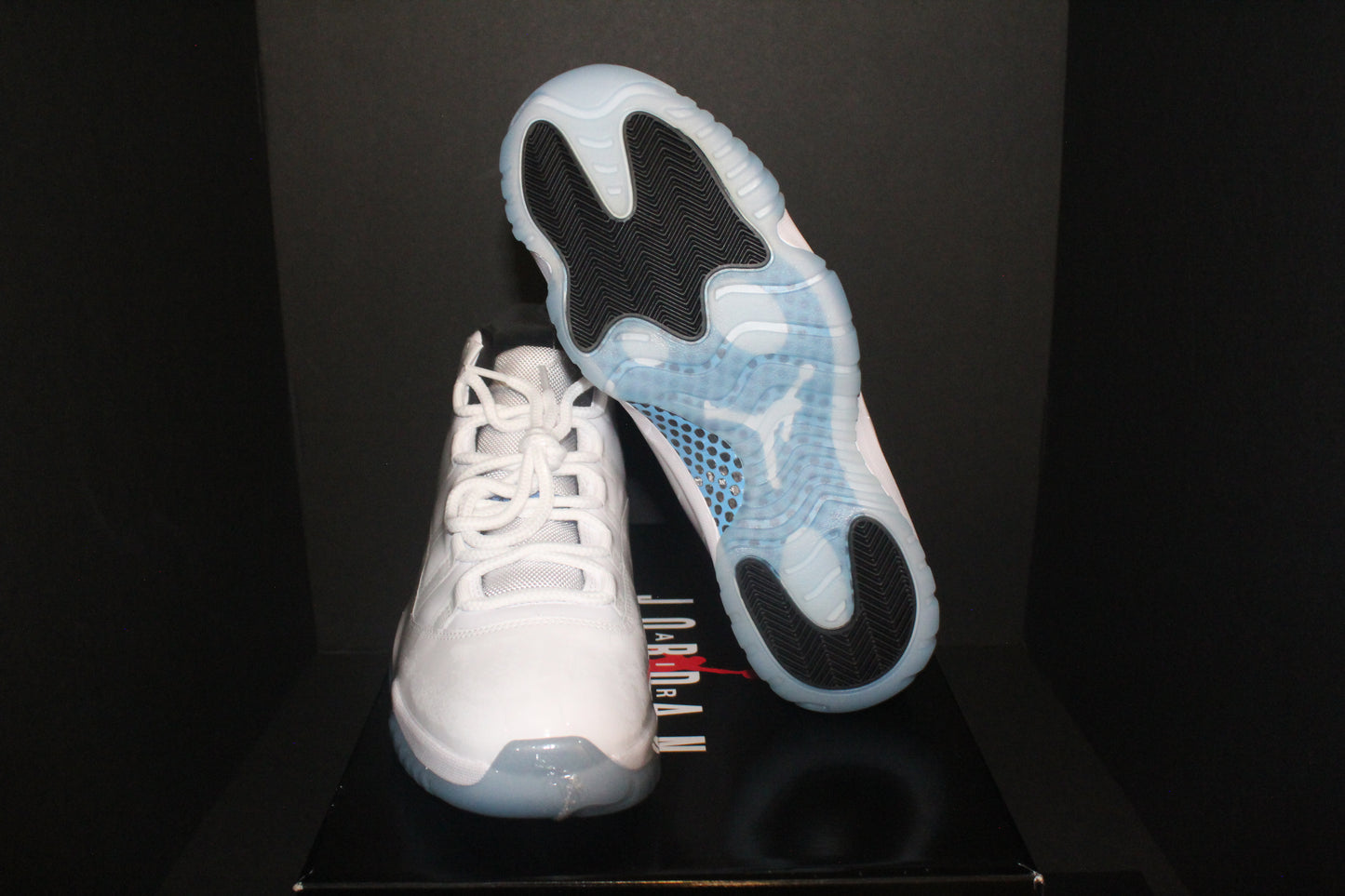 Jordan 11 Retro “Legend Blue”*DS/NEW*