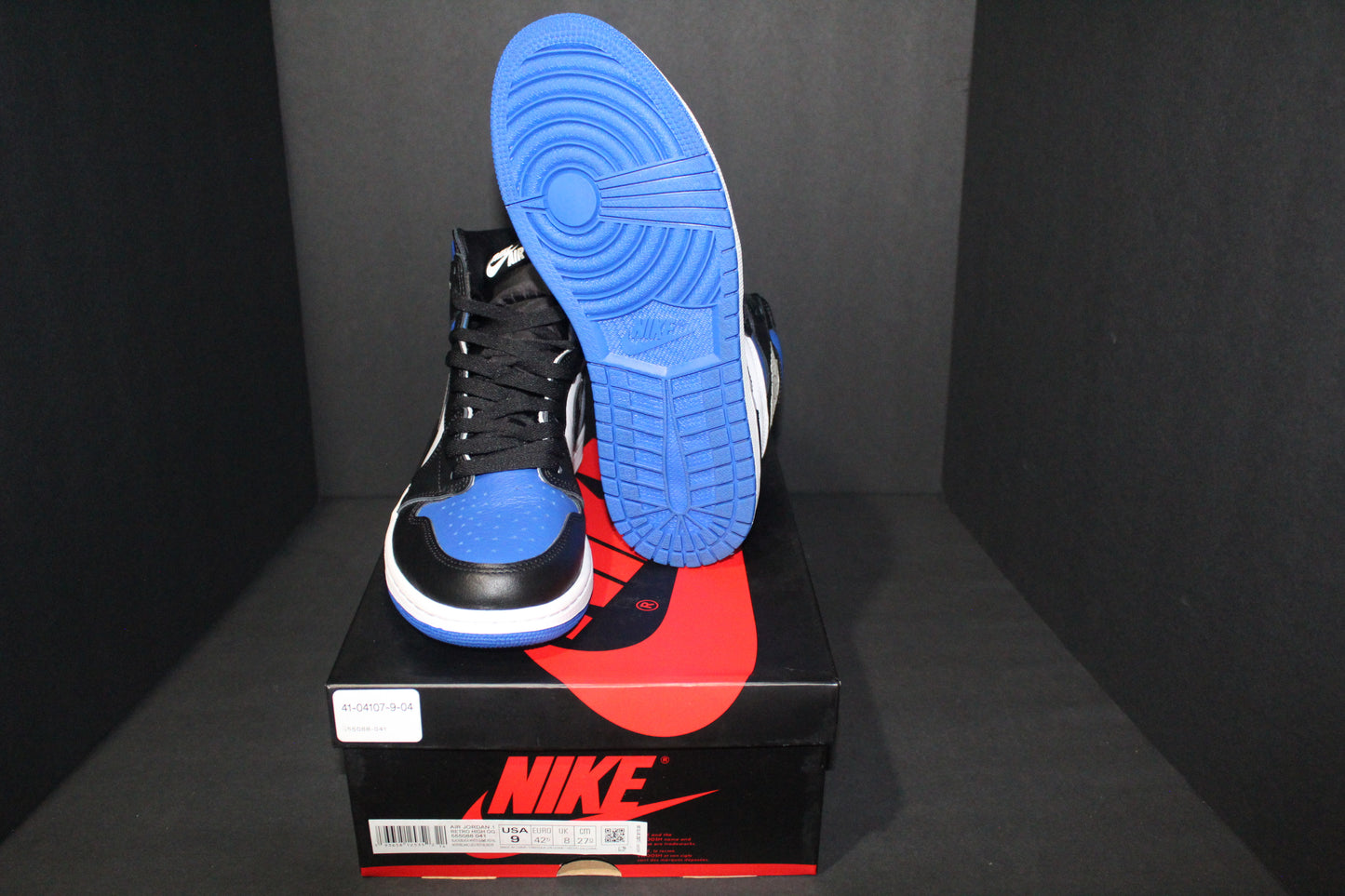Size 9 - Air Jordan 1 Retro High Royal Toe - 555088-041