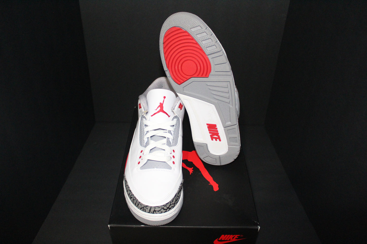 Size 10 - Air Jordan 3 Retro “Fire Red” *VNDS*