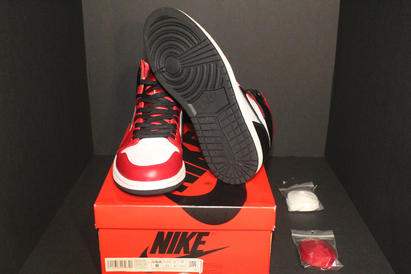 Jordan 1 Retro High “Satin Snake Chicago” (Women’s)*VNDS*